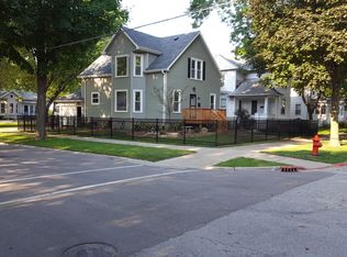 704 E Main St, Morris, IL 60450