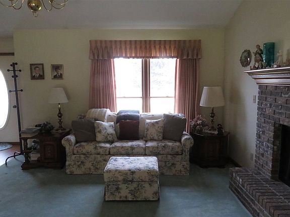 2nd image of 546 Warren Dr