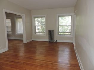 828 Reba Pl #2, Evanston, IL 60202