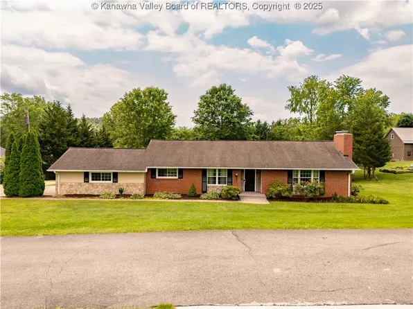 227 Maplewood Ests, Scott Depot, WV 25560