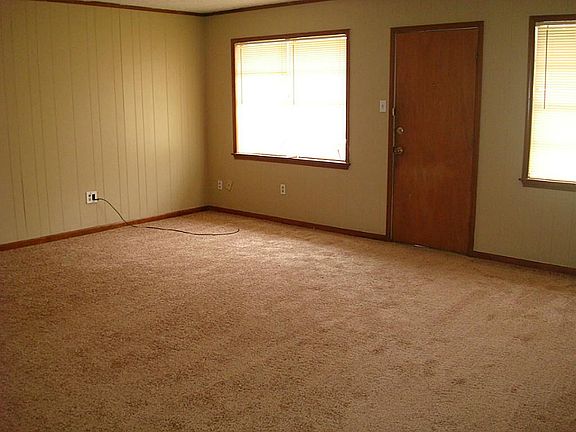 2nd image of 1404 Sherwood St