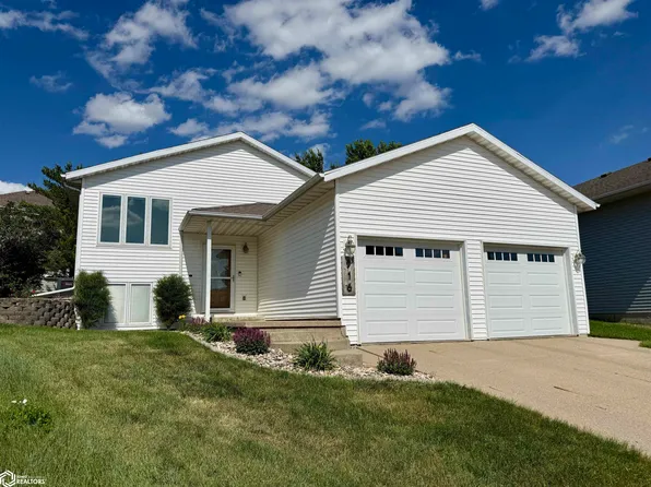 916 Amy Cir, Carroll, IA 51401