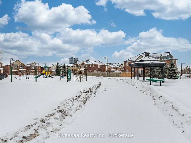 18 Betterton Cres — Photo 41
