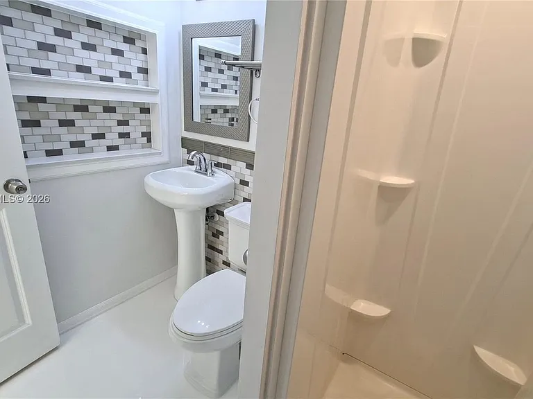 1028 S 62nd Ave #B — Photo 7