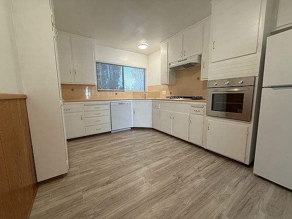 Big, bright, warm kitchen with all new appliances and lots of storage space!