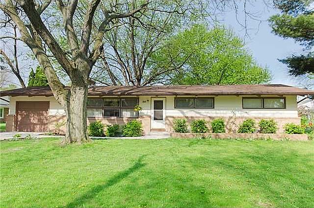 1st image of 14 Darlyn Dr