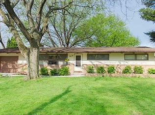 14 Darlyn Dr, Bowling Green, OH 43402