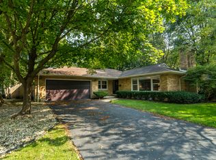 325 Brookside Ln, Glencoe, IL 60022