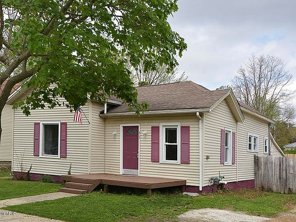 4th image of 517 E 2nd St