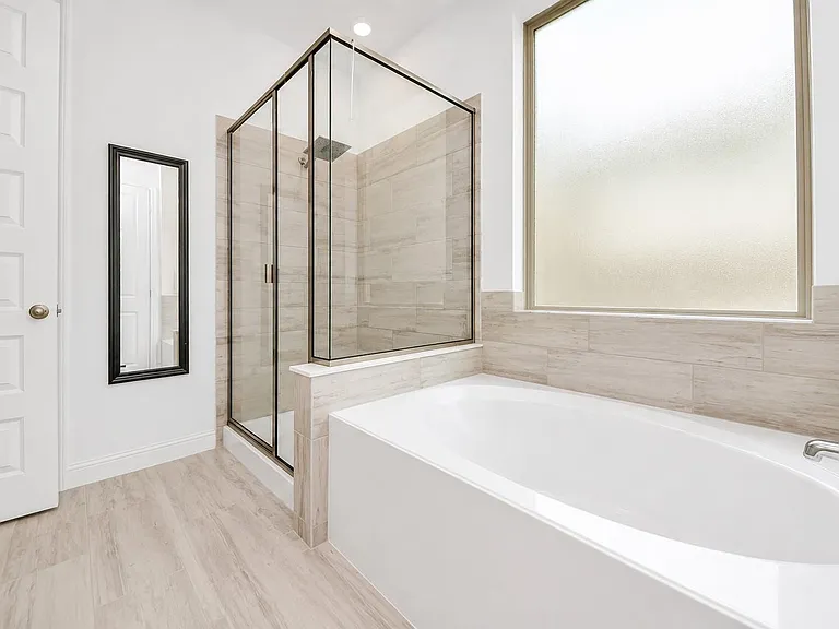 606 Round Lake Dr — Photo 17