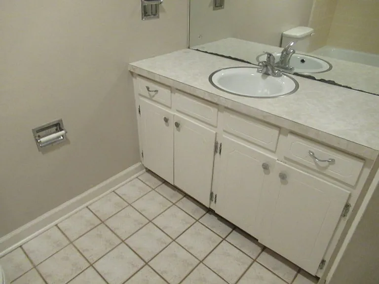 70 Gibson Dr — Photo 24