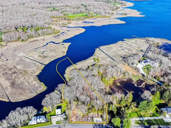 44 Old Harbor Rd, Westport, MA 02790