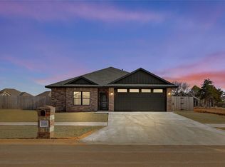 2110 Valley View Rd, Weatherford, OK 73096