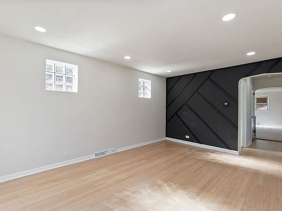 4th image of 3642 S 57th Ave