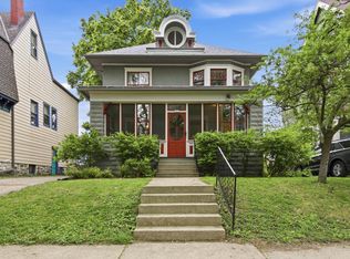 2919 N Hackett Ave, Milwaukee, WI 53211