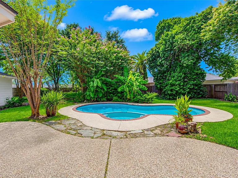1107 Magnolia Woods Ct — Photo 42