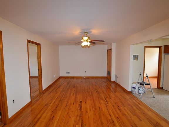 4th image of 47 Laidlaw Ave Unit 2