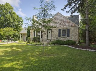 6605 Cedar Lake Rd, Saint Louis Park, MN 55426