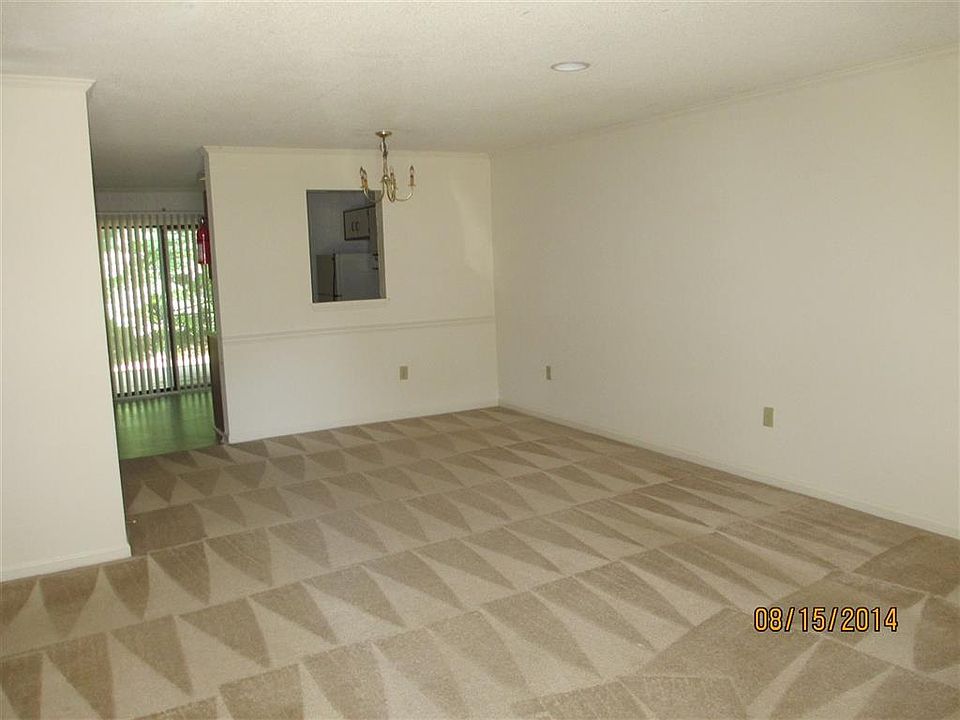 2nd image of 103 Calhoun St APT 12