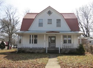 105 3rd St, Ivesdale, IL