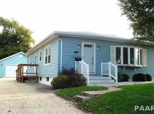 1516 S 3rd St, Pekin, IL 61554