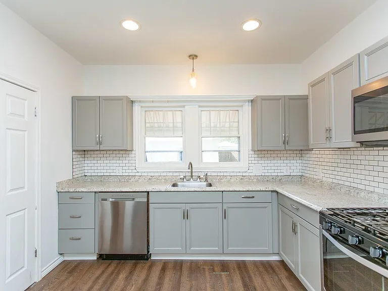 1710 Pearl Ave — Photo 23