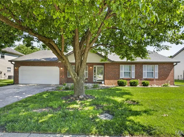 801 Green Haven Dr, Swansea, IL 62226