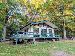 105 Cherokee Rd, Shohola, PA 18458