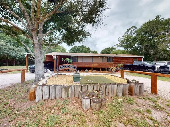 17021 Shelby LN, NORTH FORT MYERS, FL 33917