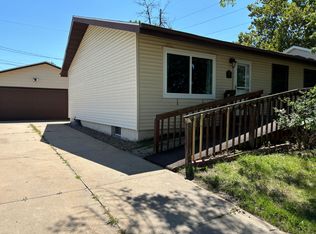 1747 Meadowdale Dr NW, Cedar Rapids, IA 52405