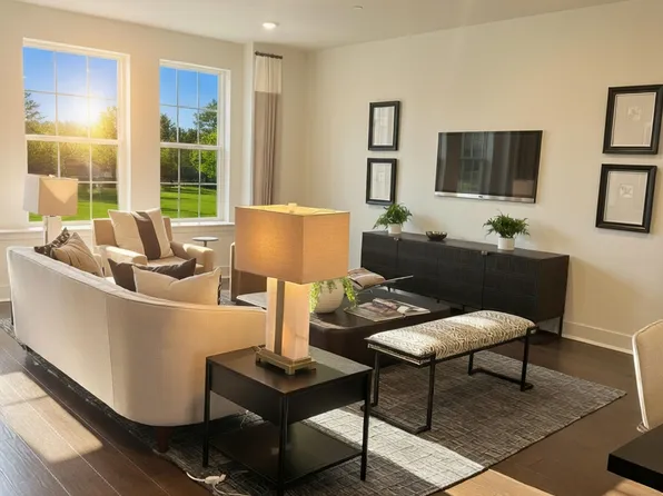 49 Eastwood Ter, East Hanover, NJ 07936