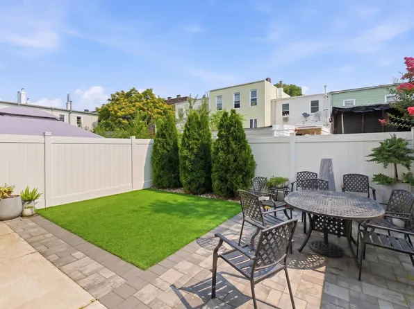 290 Griffith St, Jersey City, NJ