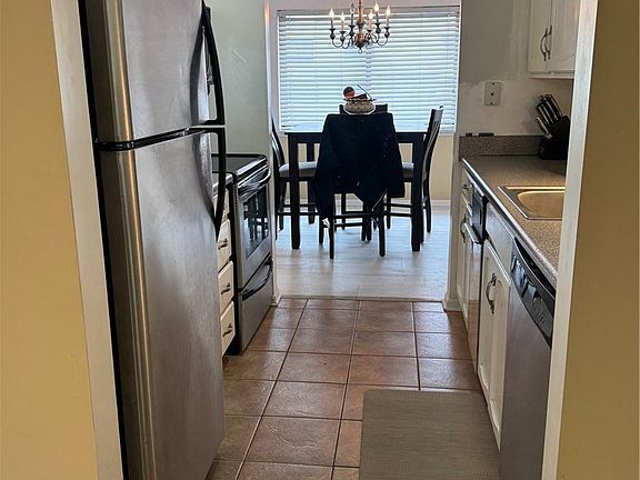 3rd image of 181 Bay Village Dr