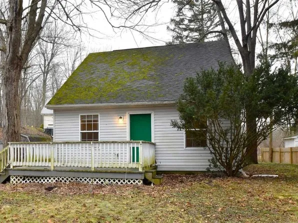 11275 Laurel Dr, Newbury, OH 44065