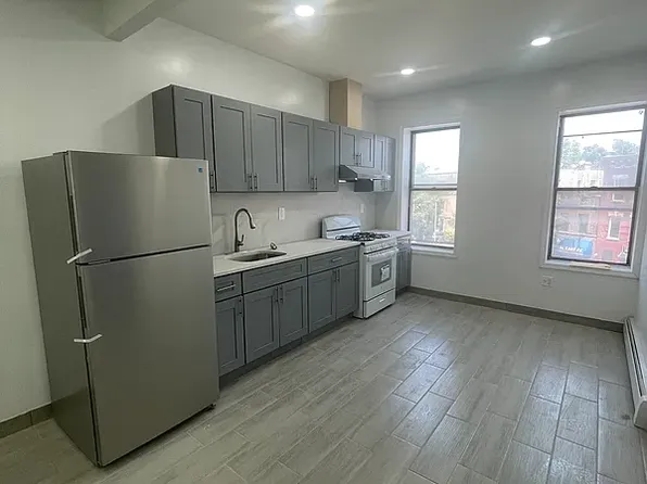4016 14th Avenue image 1 of 3