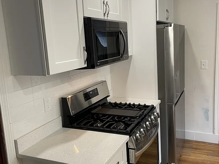 32 Eliot St — Photo 8