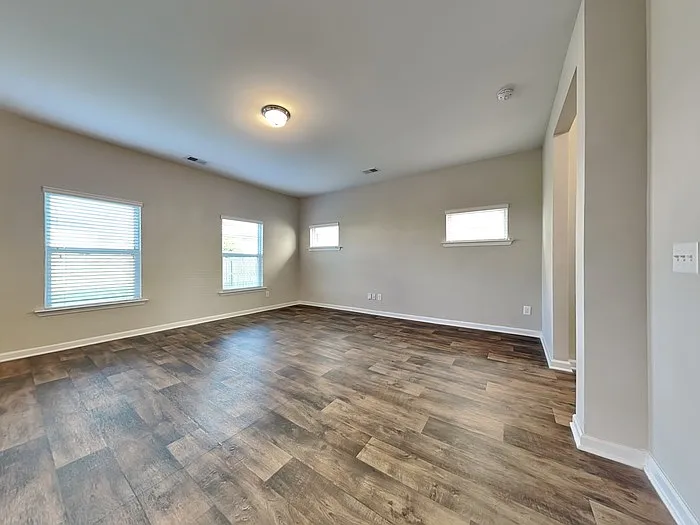 3 bed, 2.5 bath, 1663 sqft, $1,995 — Photo 4