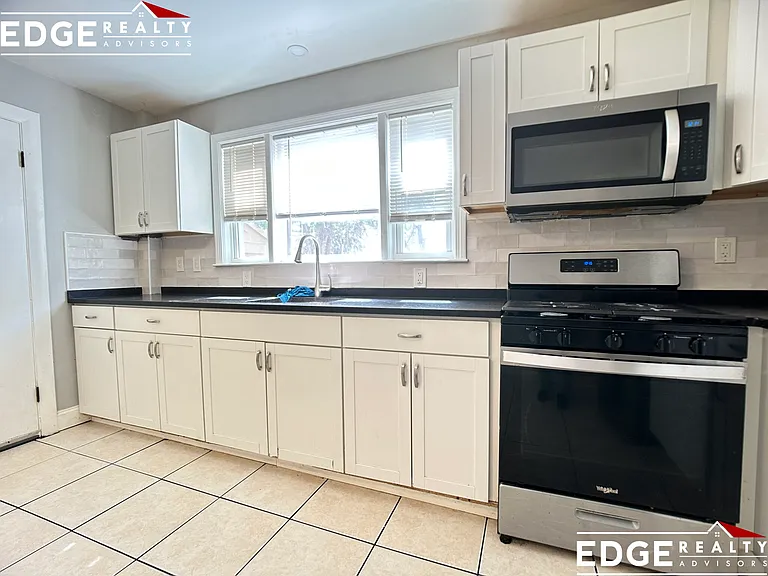 61 Clinton St #1 — Photo 2