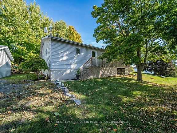 3rd image of 122 Bayview Dr