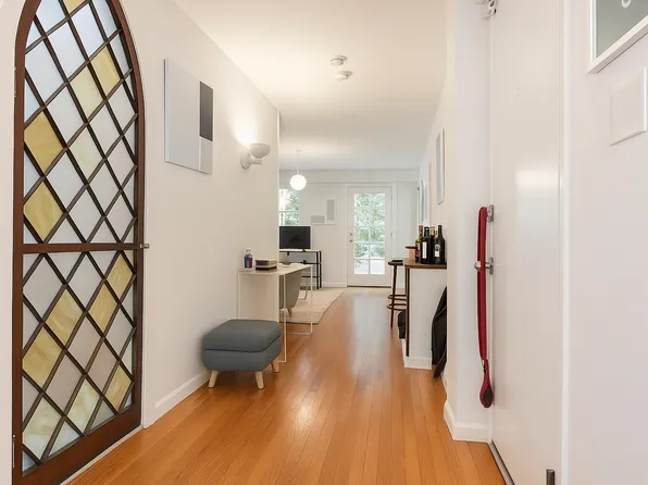 47 West 12th Street image 2 of 10