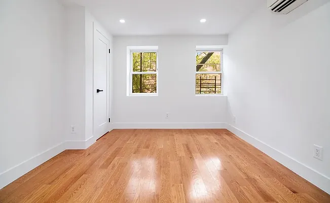 Rented by REAL New York | media 17