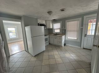 17 Ward St APT 2, Worcester, MA 01610