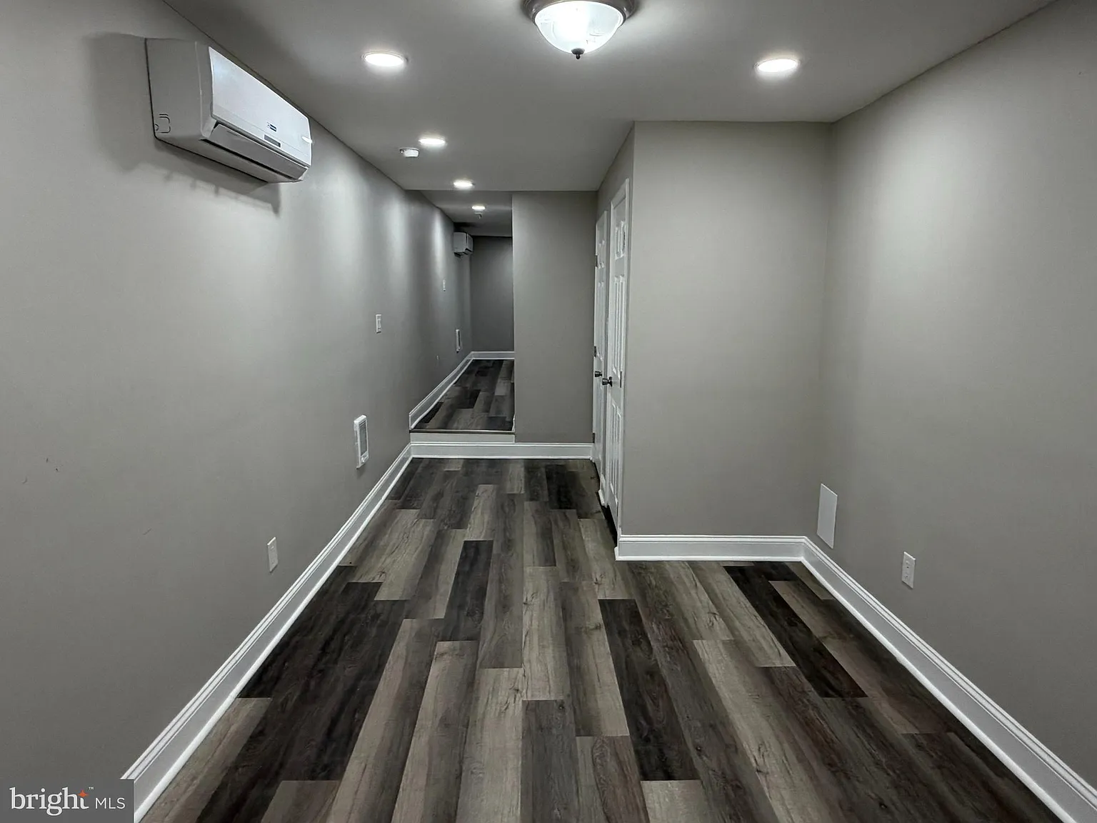 2 bed, 1.5 bath, 650 sqft, $1,200 — Photo 2