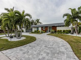 2236 Donato Dr, Belleair Beach, FL 33786