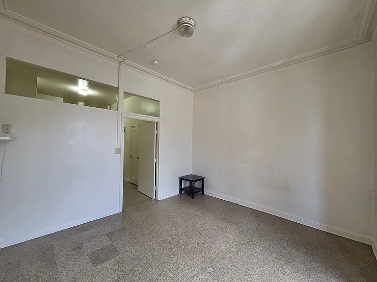 466 Wayne St #5 — Photo 2