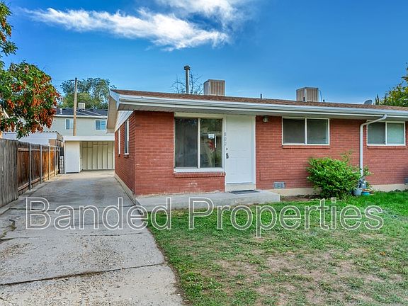2nd image of 802 E Redmaple Rd