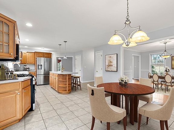 3rd image of 18 Koper Lane