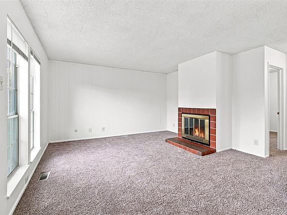 4th image of 1225 S Oneida Street #217