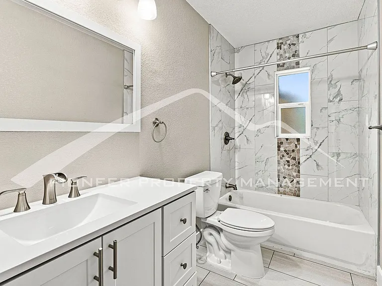 1235 Scranton St — Photo 16