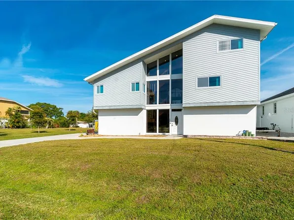 1034 Kant St, Englewood, FL 34224